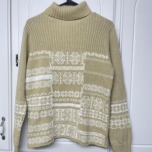 Women's Beige and White Patterned Sweater